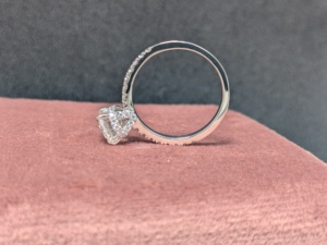 Anillo de Compromiso Clásico de Plata S925 con Moissanita de Corte Cojín de 2.30 Ct, Regalo para Mujer, Chapado en Rodio, Engaste Pavé, para Boda y Fiesta - Product Image 6