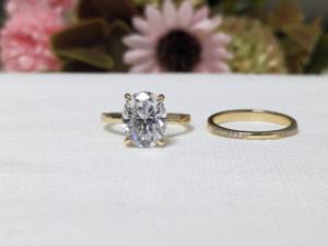 Ensemble de bague de fiançailles avec halo caché en diamant de laboratoire de coupe ovale de 2,90 carats, ensemble de bague de mariage en diamant pour femme, or jaune massif 14 carats - Product Image 2