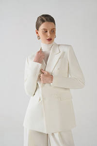 Blazer Lyra al mejor precio para mujer, ropa de alta calidad, nueva tendencia, estilo minimalista, alta moda, hecho en Vietnam, servicios ODM - Product Image 2