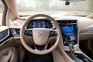 Cadillac ELR 2014 d'occasion en excellent état, prêt à être expédié - Product Image 2