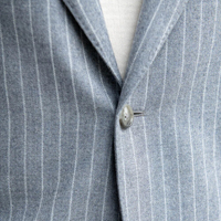 Costumes pour hommes personnalisés à rayures grises Ensemble robe de haute qualité à un bouton exquise d'affaires de mariage formel et de marié Ensemble de deux pièces
