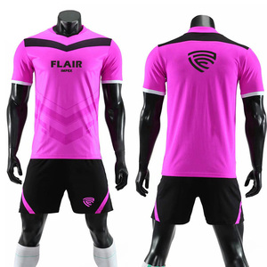 Maillots de football et ensembles d'uniformes sur mesure de qualité supérieure, respirants et légers à manches courtes pour hommes adultes - Product Image 6