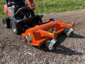 เครื่องตัดหญ้าแบบนั่งขับ ใช้แก๊สโซลีน ระดับมืออาชีพ เครื่องยนต์ 2 จังหวะ สำหรับตัดหญ้าพื้นที่ขนาดใหญ่ - Product Image 3