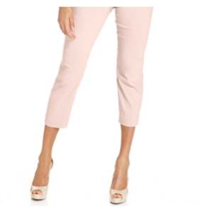 กางเกงคาปรีสีชมพูสำหรับผู้หญิงอัลฟานีไซส์ 12P แบบสวม กระชับสัดส่วน ช่วยเก็บหน้าท้อง สวมใส่สบาย - Product Image 3