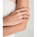 Anillo de Perlas, una Pieza de Joyería Elegante para Agregar un Toque de Estilo a Cualquier Atuendo - Product Image 2