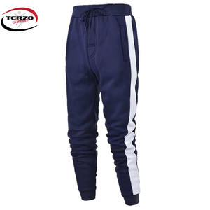 พรีเมี่ยมคุณภาพกีฬายิมฟิตเนสการฝึกอบรมวอร์มผู้ชายสองชิ้นชุด Tarck ชุดสไตล์ใหม่สบายๆกลางแจ้งผู้ชายวอร์ม - Product Image 6