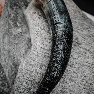 Corne viking polie à la main avec support, style animal, pour boisson traditionnelle nordique, usage décoratif - Product Image 1