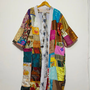 Mix Assortiment Vintage Soie Kimono Robe Recyclé Sari Peignoir Indian Beach Cover Up Léger Boho Robe de chambre pour les femmes - Product Image 1