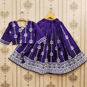 Shoryam Fashion, fournisseur indien, Lehenga Choli élégant pour enfants, broderie, sequins, travail artisanal, chemisier assorti, manches courtes, robe respirante - Product Image 4