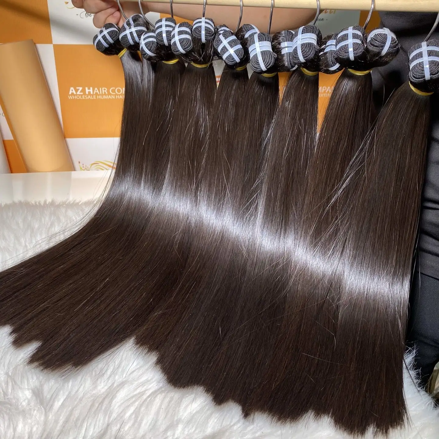 Virgin Human Hair Bundles Unverarbeitete rohe Virgin Cuticle Aligned Hair Weave Peruaner mit kostenlosen Probe Haar verlängerungen