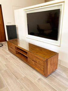 Magnifique meuble TV classique en teck avec 4 tiroirs pour le salon - Product Image 4