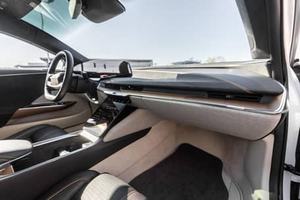 LOCID HIR AWD 2022, double moteur, batterie lithium, pneus R18, sièges en cuir - Product Image 2