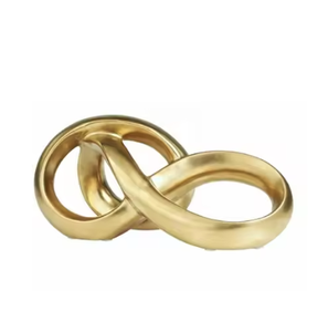 Sculptures en métal de conception créative de luxe pour la décoration à la maison Cadeaux de mariage Ornements en métal de qualité supérieure de finition argentée - Product Image 3