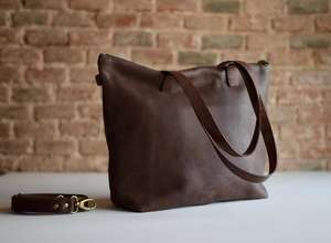 Sac fourre-tout portable vintage en cuir véritable pour femme, sac à main de créateur 2025 LWTB-0100 - Product Image 5