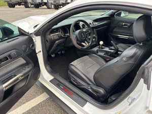 Ford Mustang Shelby GT350 Fastback RWD Sedán 2024 Usado en Excelentes Condiciones, Transmisión Automática, Techo Panorámico - Product Image 3