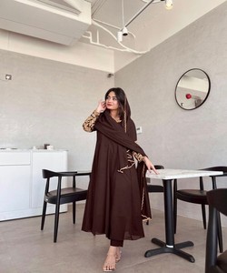 Glamour modeste: Abaya pour femmes robe musulmane Dubaï-infusez votre garde-robe avec des Abayas modestes et élégantes pour un mélange d'élégance - Product Image 1