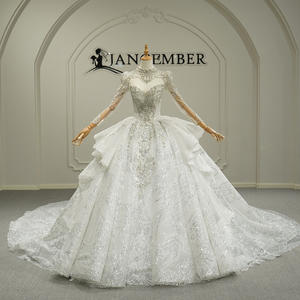 Vestido de Novia Moderno con Cuello Alto, Pedrería y Cola de Capilla, con Flores de Encaje, Modelo GT26063 - Product Image 1