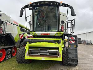 รถเกี่ยวข้าว CLAAS Lexion 8900 TT มือสอง - Product Image 4
