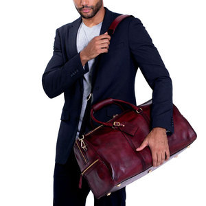 Sac de sport en cuir de grande capacité, sac de voyage imperméable pour les sports de plein air, fabriqué au Pakistan, léger et durable - Product Image 2