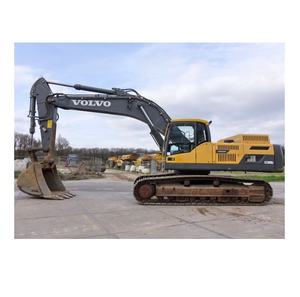 Excavadora Volvo EC3800 disponible en excelentes condiciones, totalmente revisada, con pocas horas de uso, lista para trabajos de construcción pesada y excavación. - Product Image 1