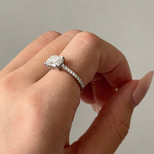 Anillo de compromiso de mujer de moissanita de corte brillante redondo de 2,2 quilates de alta calidad 14K blanco/amarillo/chapado en oro rosa precio al por mayor - Product Image 4