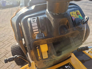 เครื่องตัดหญ้ารุ่น Cub Cadet XT1 LT2 NR92 Enduro Series สำหรับงานหนัก ออกแบบมาด้วยเครื่องยนต์ 22 แรงม้า พร้อมแท่นตัดกว้างและโครงสร้างแข็งแรงสำหรับการใช้งานระยะยาว - Product Image 5