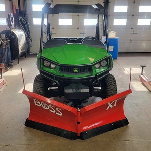 Véhicule utilitaire John Deere Gator XUV560 de qualité supérieure, idéal pour l'agriculture, l'aménagement paysager et les chantiers, offrant des performances robustes. - Product Image 1