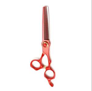 Tijera de adelgazamiento del cabello de Etiqueta Privada, tijera de adelgazamiento del cabello de salón de belleza de acero inoxidable recubierta de Color rojo con tornillo de lujo - Product Image 5