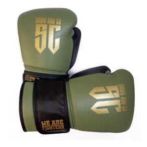 Gants de boxe professionnels d'intérieur personnalisés de 12 oz en cuir de vache véritable avec crochet et boucle de protection UV respirante - Product Image 3