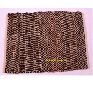 Alfombras de Trapo Personalizadas Reversibles de Algodón de Nuevo Diseño y Alfombras Chindi Tejidas a Mano en India para Uso en Hoteles y Hogares - Product Image 1