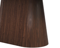 Table de salle à manger de cuisine moderne avec base en bois de manguier massif à motif cannelé, finition noyer, forme ovale, couleur beige, plateau naturel