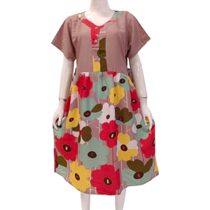 Robe pour femme vintage à col rond avec boutons, manches courtes, longueur genou, lavable et respirante par Chrysanta - Product Image 2