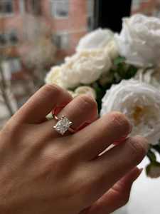 Anillo de compromiso de solitario de diamante con corte de cojín alargado de 11x9mm, plata chapada en oro de 18 quilates | Nupcial minimalista clásico de cuatro puntas - Product Image 3