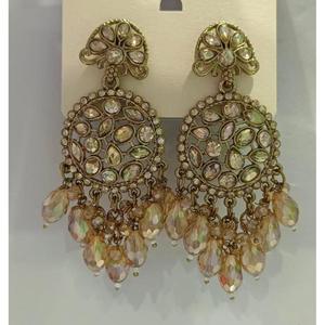 Ensemble de boucles d'oreilles tendance pour femmes, de style indien, avec des styles assortis, bijoux de mode pour un usage quotidien et pour les fêtes - Product Image 1