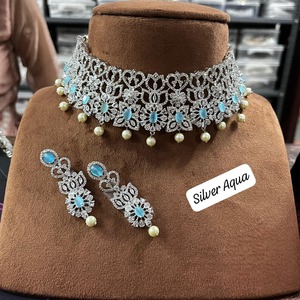 Collier de diamants américains de créateur de luxe avec boucles d'oreilles pour femmes, parfait pour les mariages, les fêtes et les occasions spéciales - Product Image 4