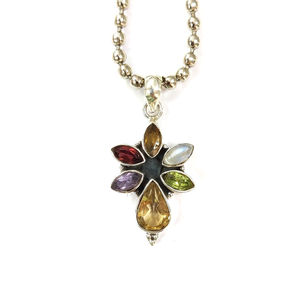 จี้รูปดอกไม้ประดับหินหลายชนิดแบบฝังขอบ น้ำหนัก 3.2 กรัม - Product Image 1