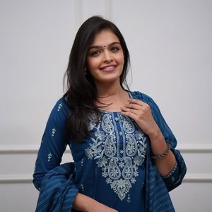 Ensemble Kurti brodé pour femmes Ethnic Wear de qualité supérieure pour les fêtes et les tenues décontractées d'un fournisseur indien - Product Image 5