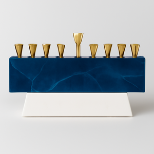 Ménorah de Hanoucca en résine blanche avec bougeoirs argentés, design minimaliste pour 8 jours d'éclairage de Hanoucca - Product Image 6