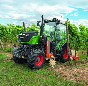 รถแทรคเตอร์สำหรับการเกษตรแบบเดิน4WD 160hp เครื่องจักรในฟาร์มแบบดั้งเดิมเกียร์และเครื่องยนต์ - Product Image 1