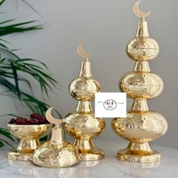 Lanterne de sol élégante en acier gris avec motif découpé pour la décoration de table de fête pour les célébrations du Ramadan, de l'Aïd et du Hajj