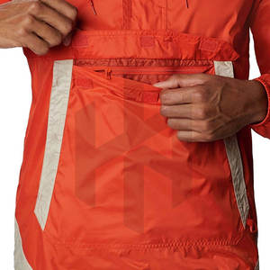 Chaqueta Cortavientos de Invierno Personalizada de Alta Calidad con Capucha y Logotipo en la Parte Delantera, 100% Poliéster Transpirable - Product Image 5