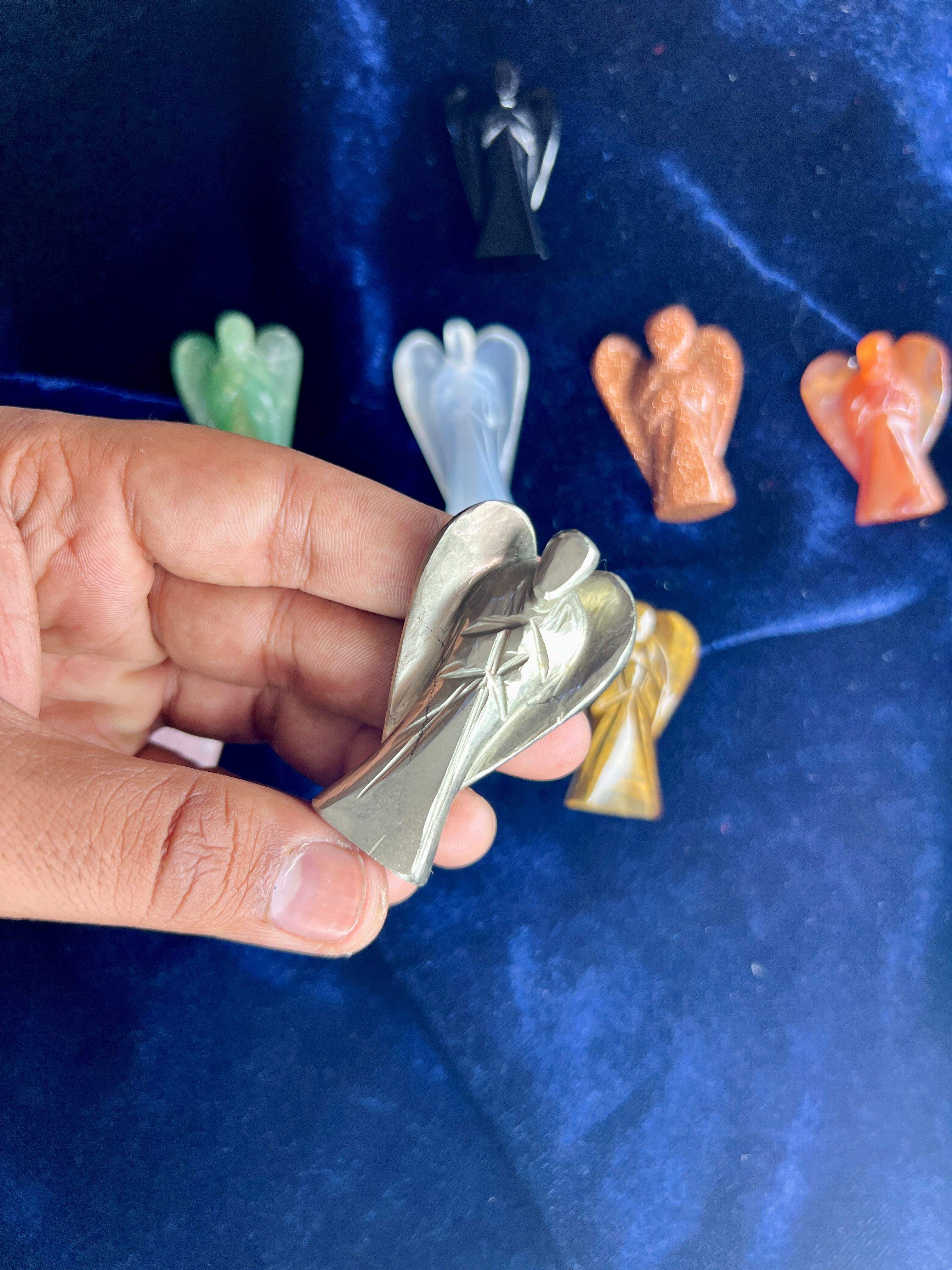 สีเทาเข้ม