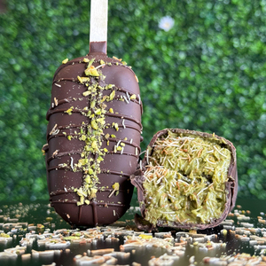 Vente à chaud en gros de barres de crème glacée au chocolat de Dubaï avec un revêtement riche en pistaches à la crème de lait à prix d'usine de la meilleure qualité - Product Image 1