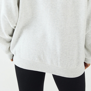 Sweat-shirt pour femme avec logo personnalisé, manches longues, design à revers côtelés, tissu douillet en polaire, col rond pour plus de confort - Product Image 6