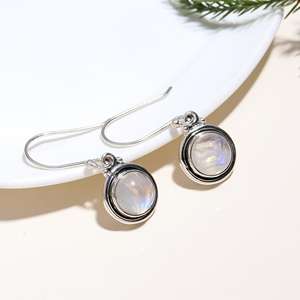 Pendientes Colgantes de Plata de Ley 925 con Piedras Preciosas para Mujer, Estilo Bohemio, con Piedra Lunar Arcoíris Redonda, Regalo Perfecto para Enamorados - Product Image 2