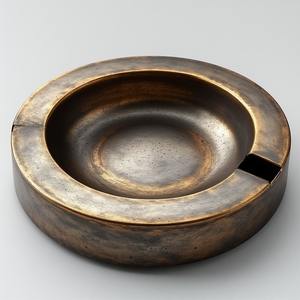 Cenicero de Metal de Lujo con Acabado Antiguo y Diseño Artesanal para una Decoración Elegante del Hogar y la Oficina, Almacenamiento de Tubos de Cigarros - Product Image 1