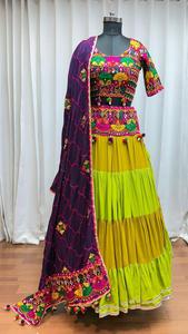 Coton Viscose spécial Navratri de qualité supérieure avec fil et miroir Fabricant Lehenga Choli de Surat - Product Image 3