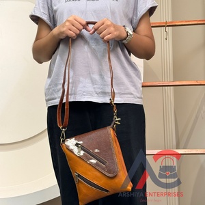 Sac à bandoulière en fourrure de vachette à motifs occidentaux multi-usages nouveauté sacs élégants sacs à bandoulière de luxe unisexes pour femmes - Product Image 1