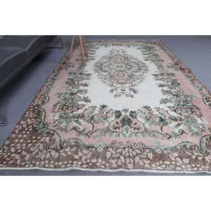 Alfombra Turca de 5.4x9.4 pies, Alfombra Grande Vintage, Alfombra de Lana con Bordes Marrones y Rosas - Product Image 2