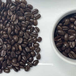 Prix chaud Grains de café Arabica torréfiés Forte saveur neutre amère Emballage personnalisé Traitement naturel de Lam Dong Vietnam - Product Image 1